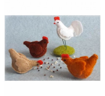 Three chicken and a cock (Atelier Pippilotta)